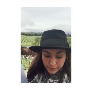 Meet your Posher, Veronica